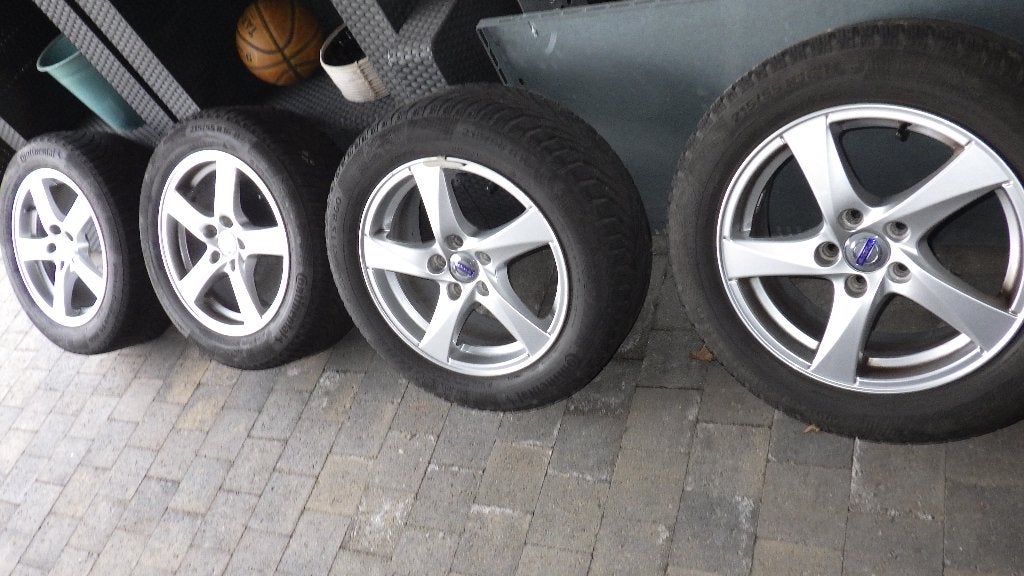 Winterbanden met Volvo v60 velgen, Ophalen, 16 inch, Banden en Velgen, Winterbanden