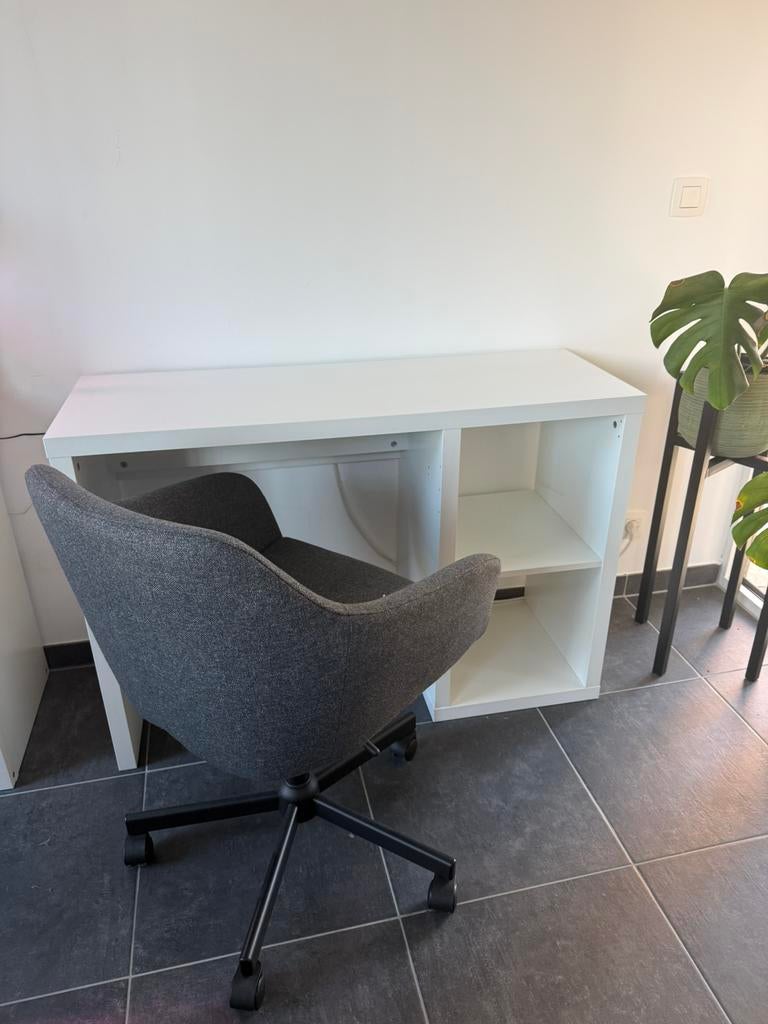 Bureau met bureaustoel, Huis en Inrichting, Bureaus, Ophalen, Zo goed als nieuw