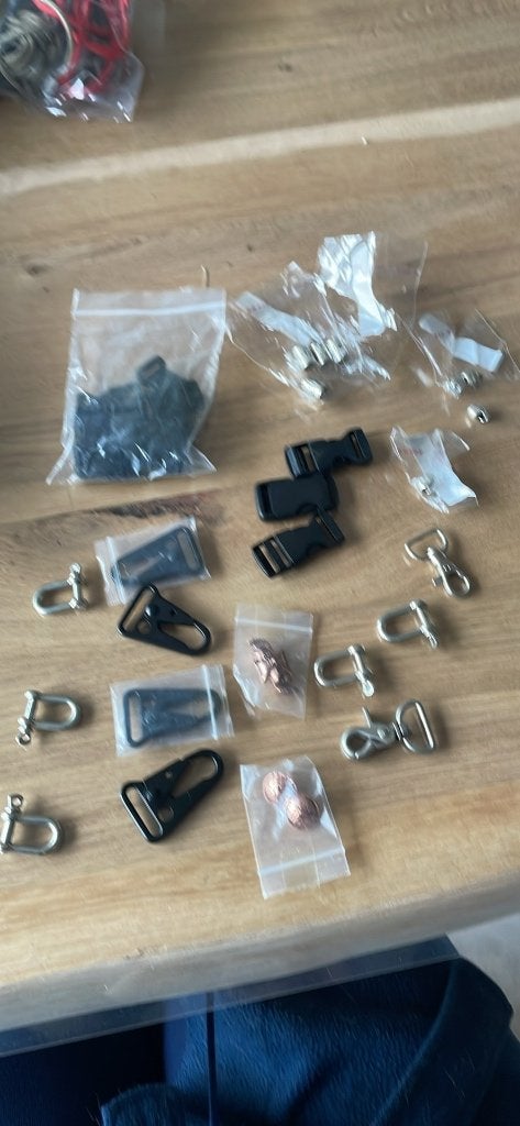 Bedeltjes en slotjes, Bijoux, Sacs & Beauté, Bracelets à breloques, Enlèvement, Neuf