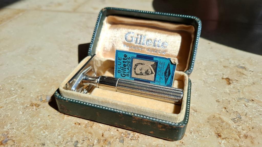 Rasoir Gillette Tech, 1940-50., Enlèvement ou Envoi