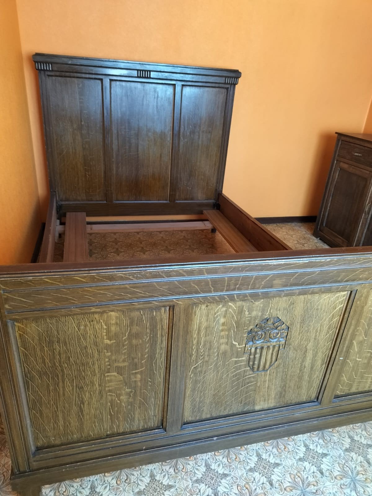 Houten bedframe twijfelaar, Ophalen