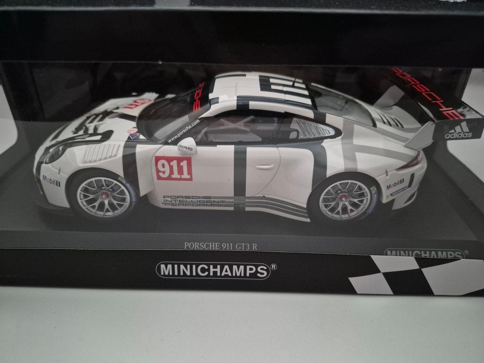 Minichamps 1/18 Porsche 911 GT3 R Presentation 2015, Ophalen of Verzenden, Nieuw, Auto, MiniChamps