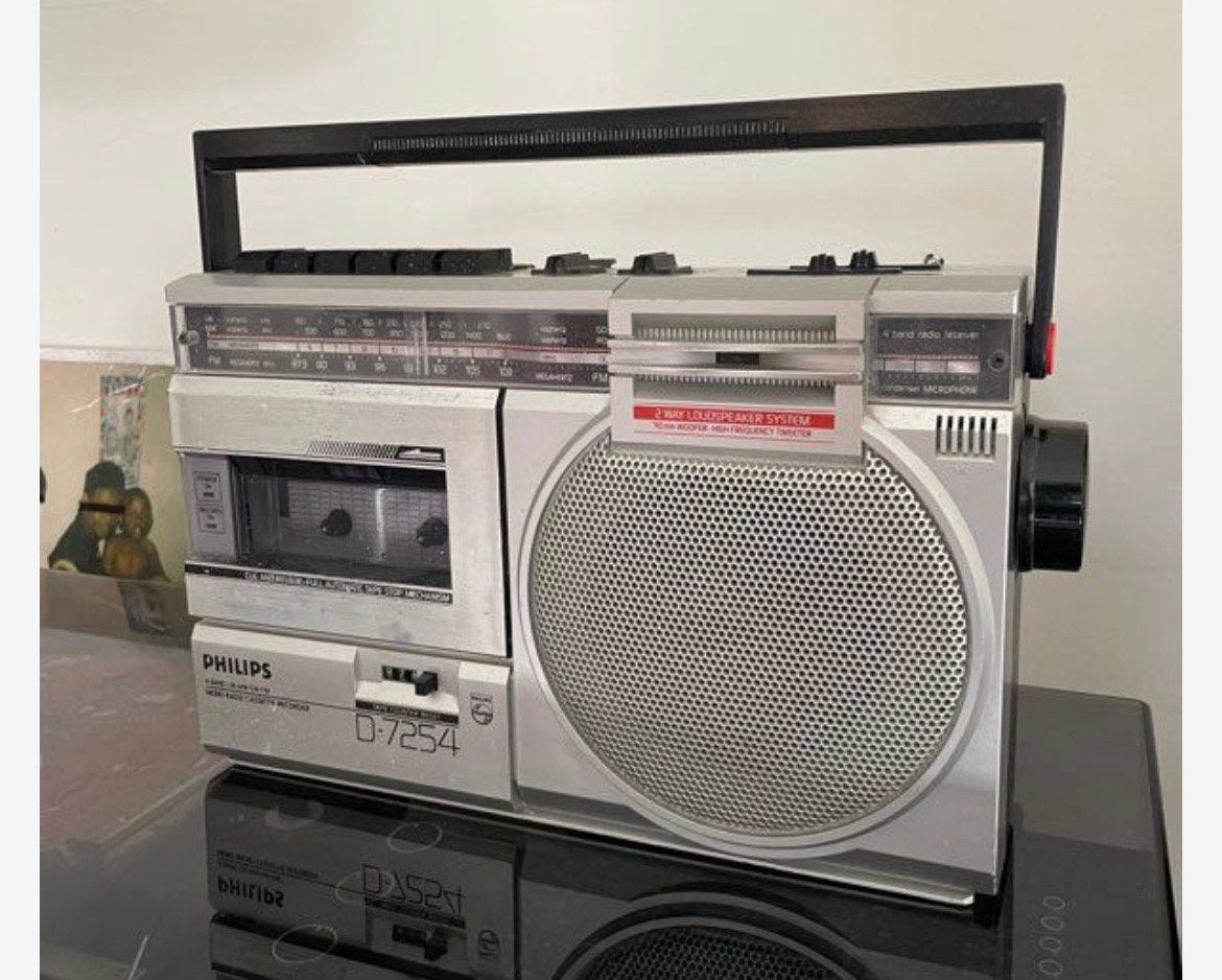 IK ZOEK radio cassette Phillips D7254, Antiquités & Art, Enlèvement ou Envoi