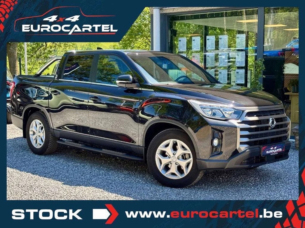 SsangYong Musso 2.2 Turbo 181 CV AUTO | VOLET | 24.600 € H, Auto's, SsangYong, Automaat, 4 deurs, 2157 cc, Gebruikt