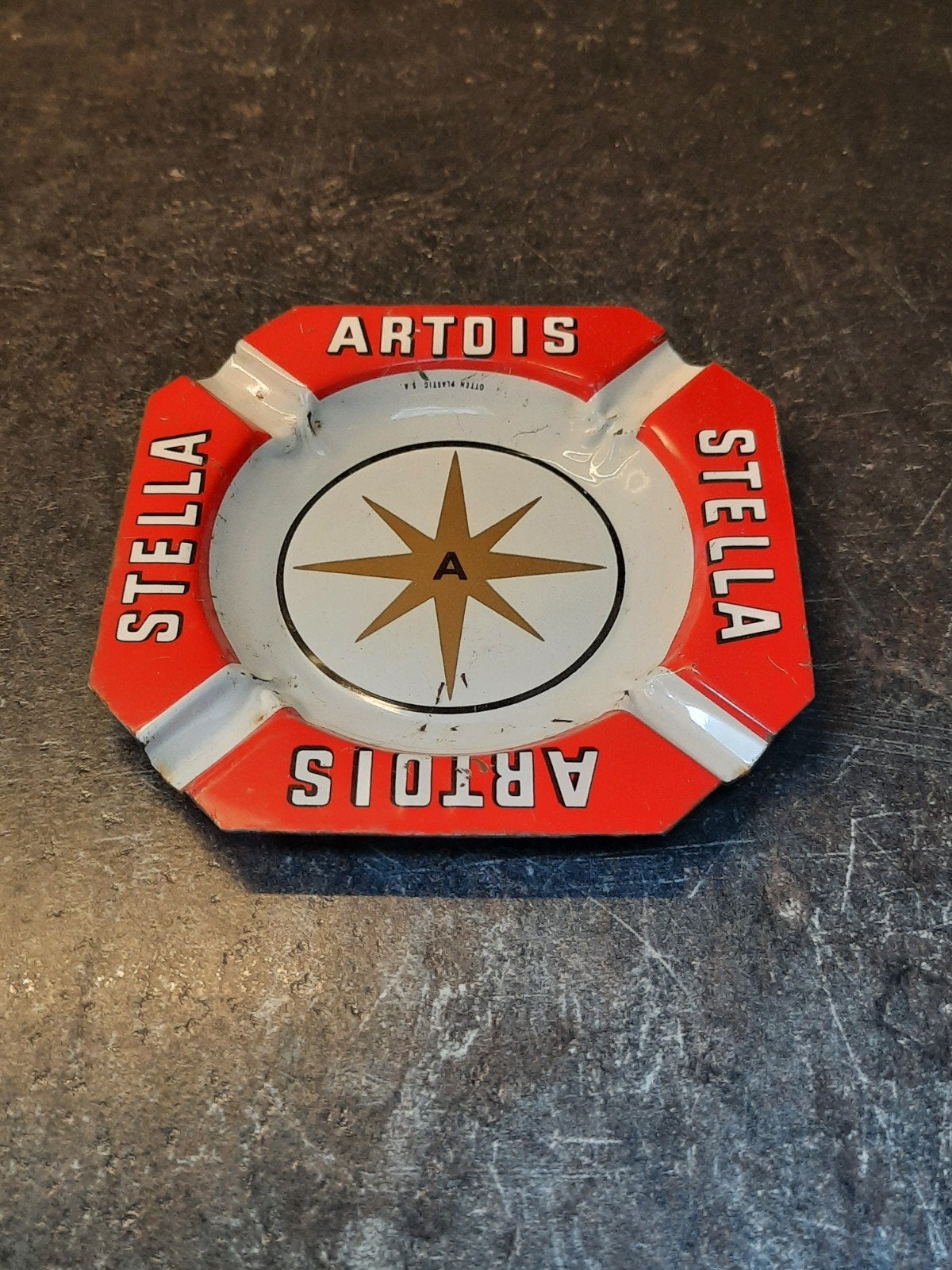 Cendrier Stella Artois, Enlèvement