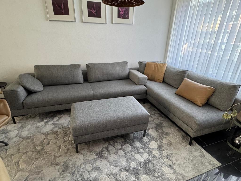 Design on Stock Aikon Lounge met Hocker Capri 819 chrome, Huis en Inrichting, Zetels | Zetels, Zo goed als nieuw, Hoekbank, Stof