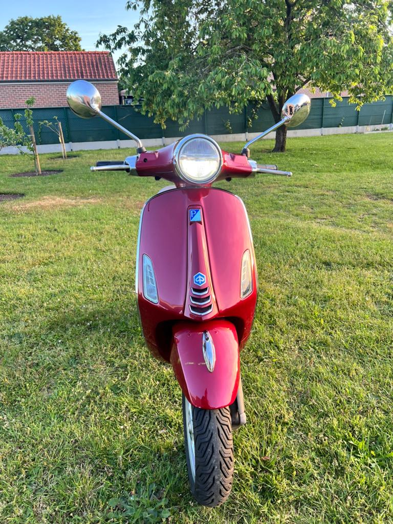 Vespa Primavera RED 50cc, Fietsen en Brommers, Scooters | Vespa, Ophalen, Tweetakt, Overige modellen, Klasse B (45 km/u)