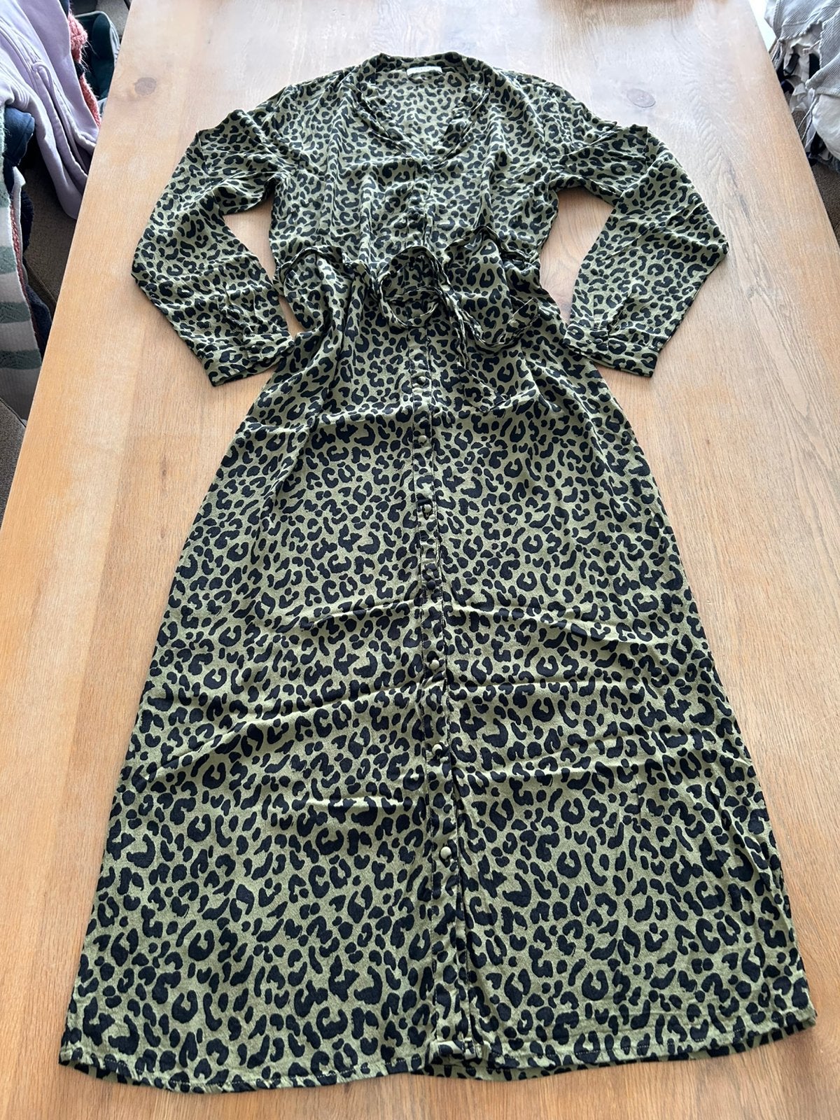 Kaki print lange hemdjurk Pieces maat XL, Vêtements | Femmes, Robes, Taille 46/48 (XL) ou plus grande, Enlèvement ou Envoi, Comme neuf