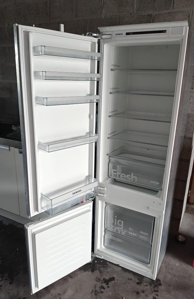 Inbouw combi koelkast siemens, Elektronische apparatuur, Koelkasten en IJskasten, Ophalen, 100 tot 150 liter, Met aparte vriezer