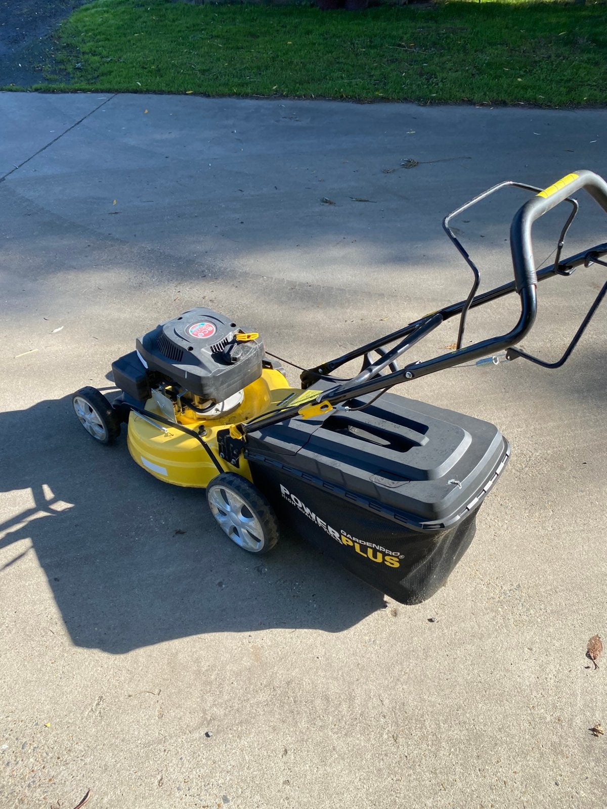 Krachtige Powerplus 196cc Benzine Grasmaaier (53cm XL), Ophalen, Zo goed als nieuw