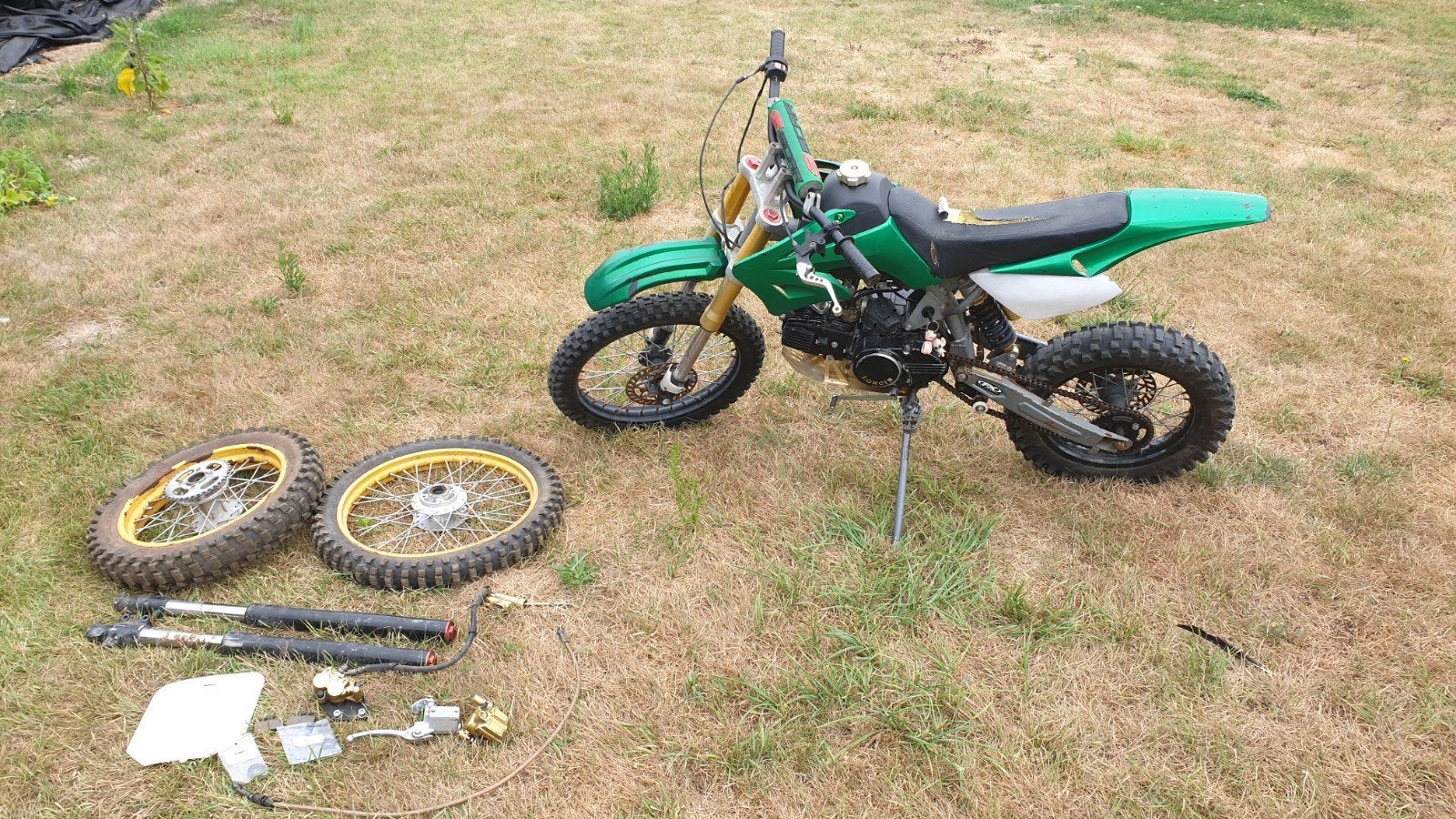Dirt 125 et pièces