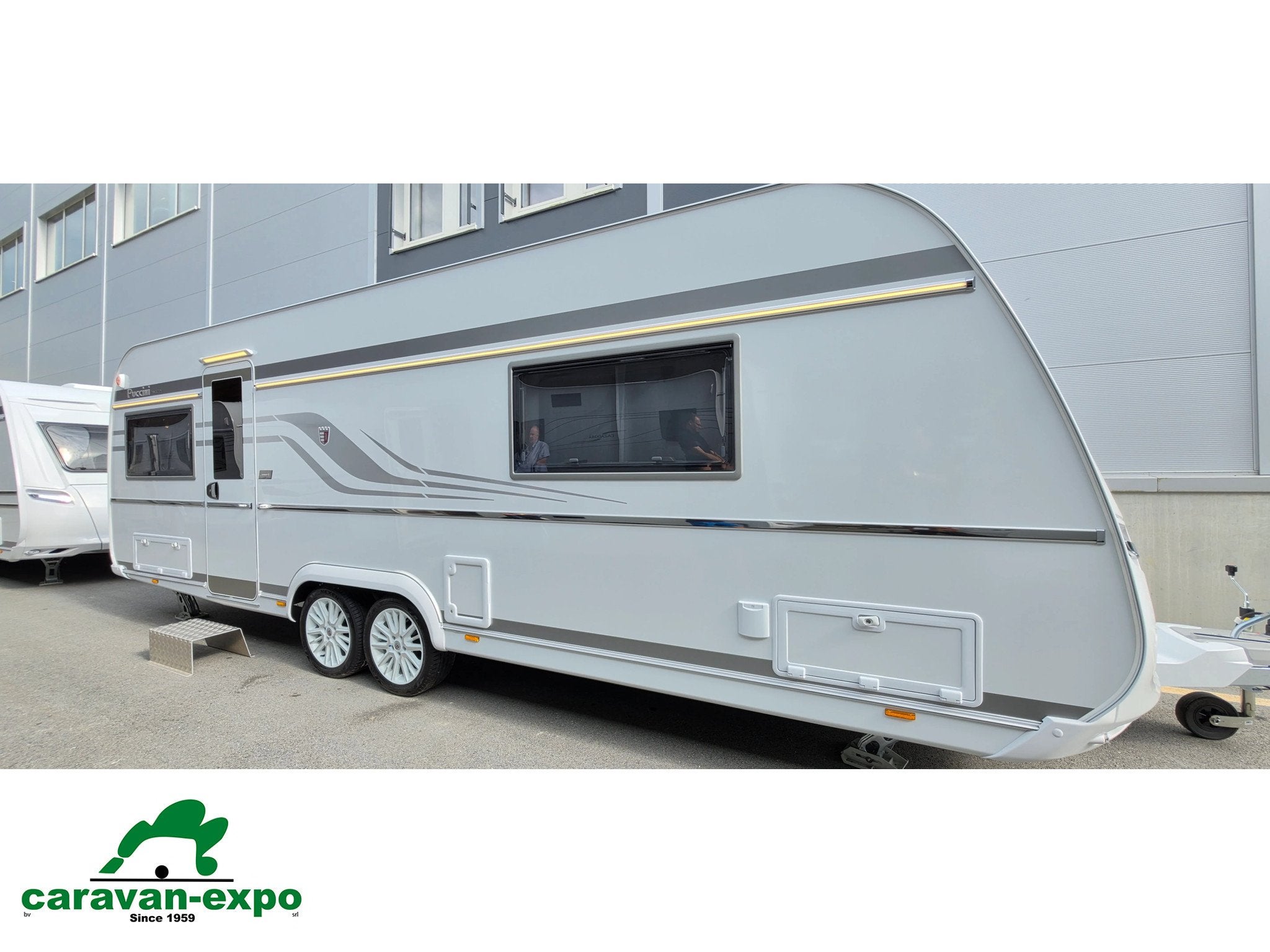 TABBERT PUCCINI 685 DF, Caravanes & Camping, Caravanes, Entreprise, jusqu'à 4, 1500 - 2000 kg, Tabbert, 7 à 8 mètres