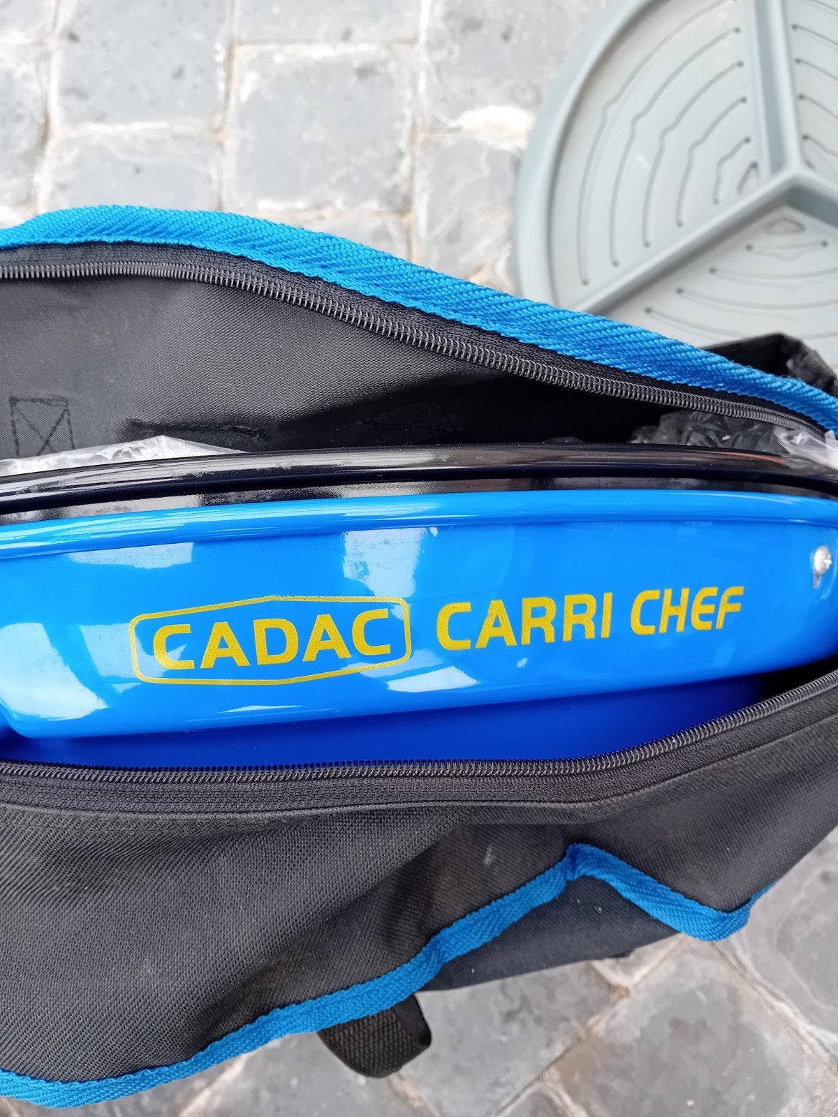 Responsable de carrière chez Cadac., Enlèvement