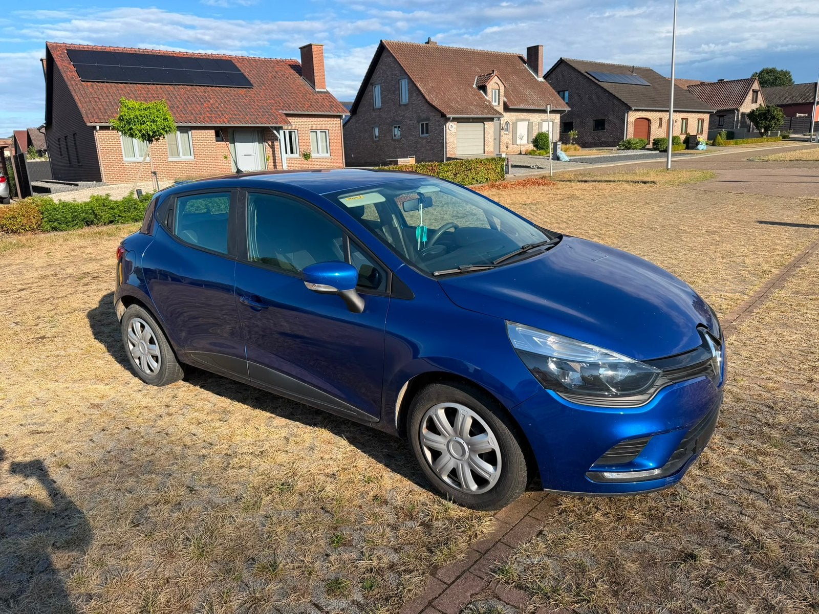 Renault Clio 1.2 benzine 2017 136.000km met keuring airco, Auto's, Voorwielaandrijving, 4 deurs, Stof, Blauw