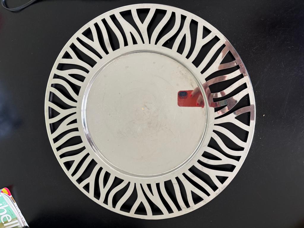 Alessi Tralcio Muto Dienblad - Maria Sansoni 2000 (, Huis en Inrichting, Woonaccessoires | Dienbladen, Gebruikt, Metaal, Rond