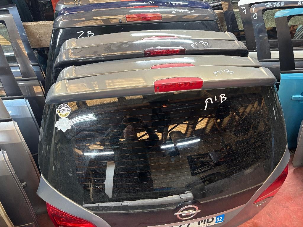 HAYON OPEL MERIVA B, Arrière, RUE BRIGADE PIRON 307, Haillon arrière, Enlèvement