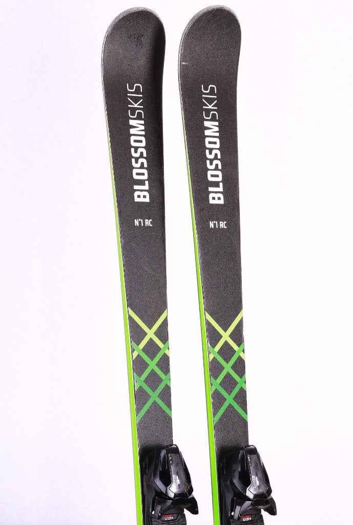 164 cm ski's BLOSSOM SKIS N1 RC 2024, grip walk, titanal, Sport en Fitness, Overige merken, 140 tot 160 cm, Gebruikt, Verzenden