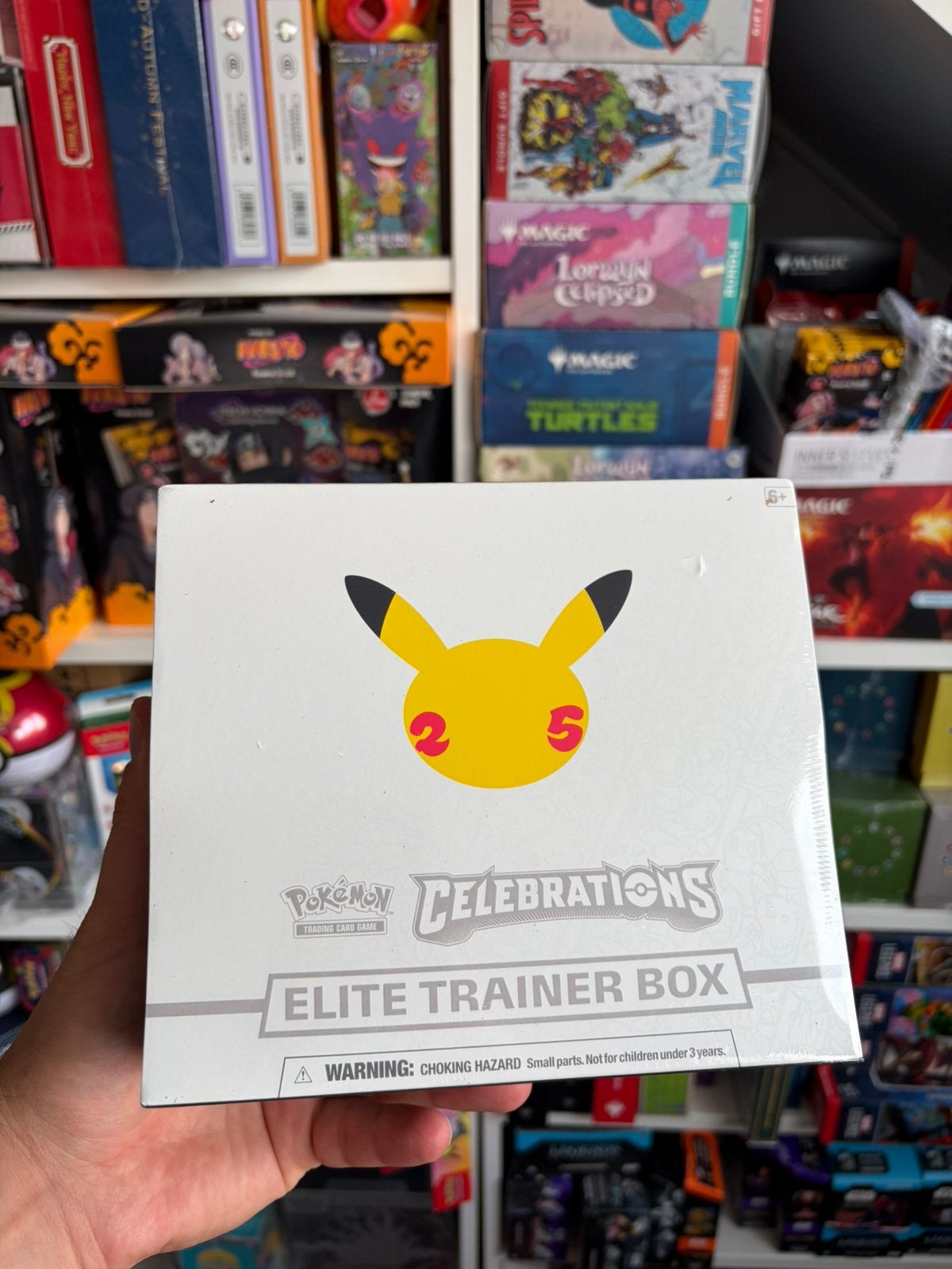 Celebrations Elite Trainer Box Eng 25th anniversary pokemon, Ophalen of Verzenden, Booster, Foil
