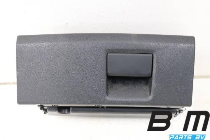 Bakje onder stoel rechts Audi A3 8V 8V0881578, Gebruikt