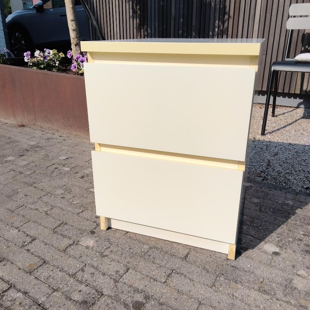 Nachtkastje malm 2x GRATIS, Huis en Inrichting, Ophalen, Gebruikt, Minder dan 45 cm, Minder dan 55 cm