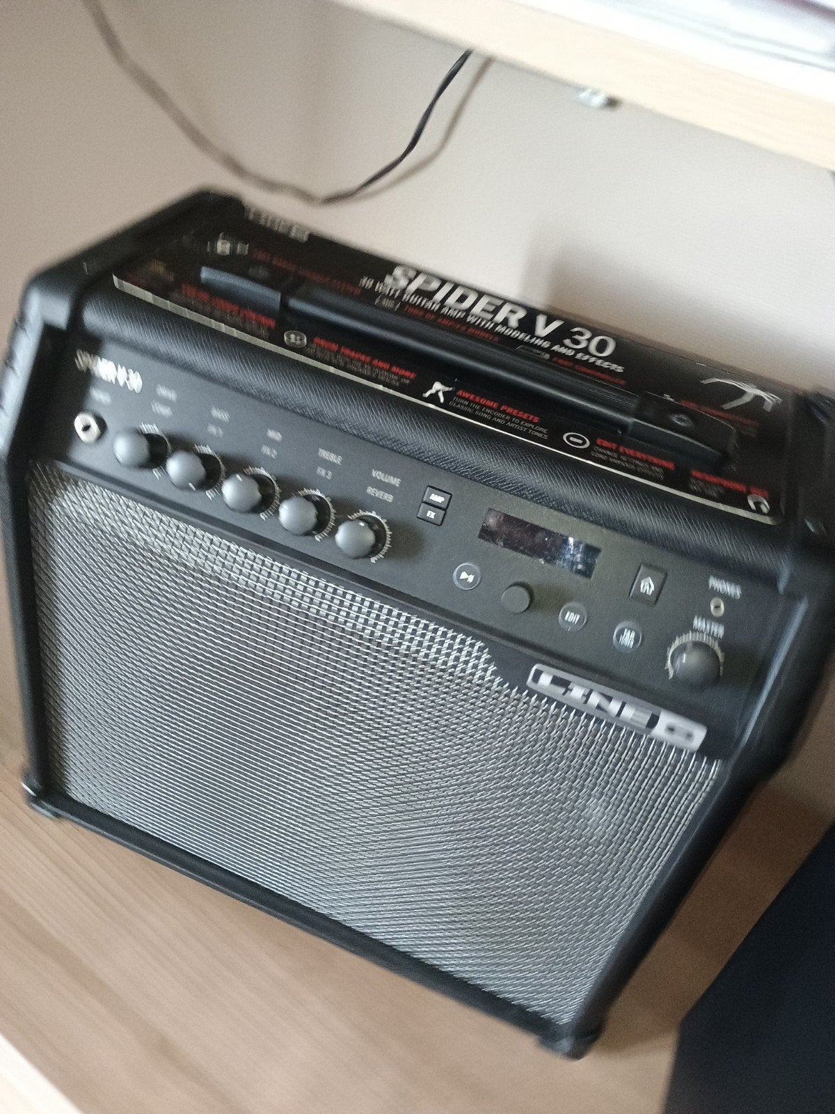 Gitaarversterker line 6 V30, Muziek en Instrumenten, Versterkers | Bas en Gitaar, Ophalen of Verzenden