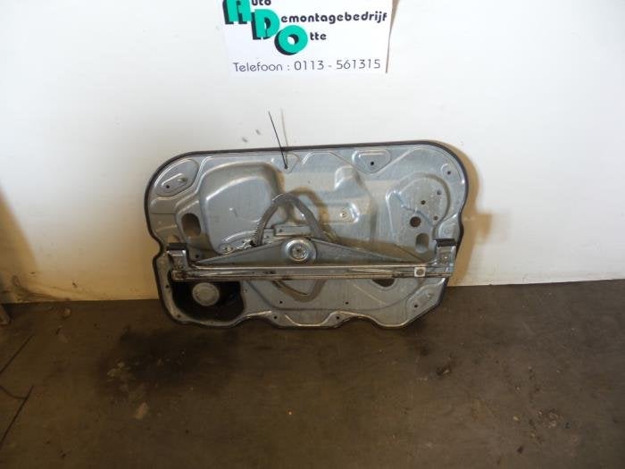 Mécanique vitre 4portes avant gauche d'un Ford Focus (Focus, -, 3 mois de garantie, -, -