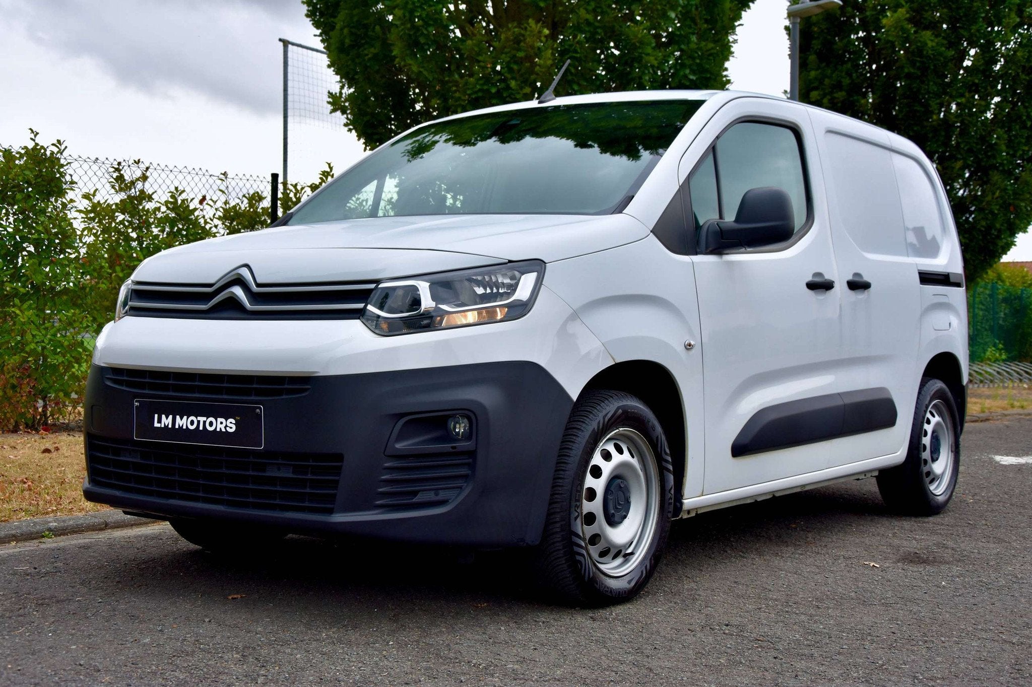 Citroën Berlingo 1.5 BlueHDi * LICHTE VRACHT * CAMERA * 3 Z, Gebruikt, 4 cilinders, Citroën, Wit