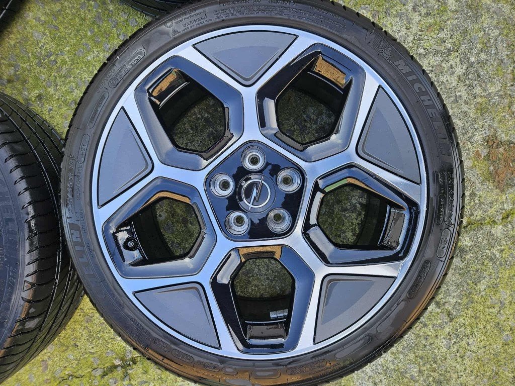 Jantes Opel Astra 225 40 r18 Michelin (5X108), Autos : Pièces & Accessoires, Pneus et Jantes, Pneus été, 18 pouces, Enlèvement