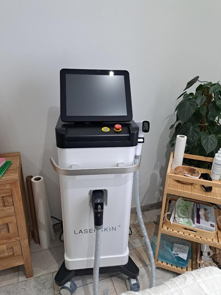Laser épilation Laserskin 08/2024 – état neuf –  12 500 €, Enlèvement