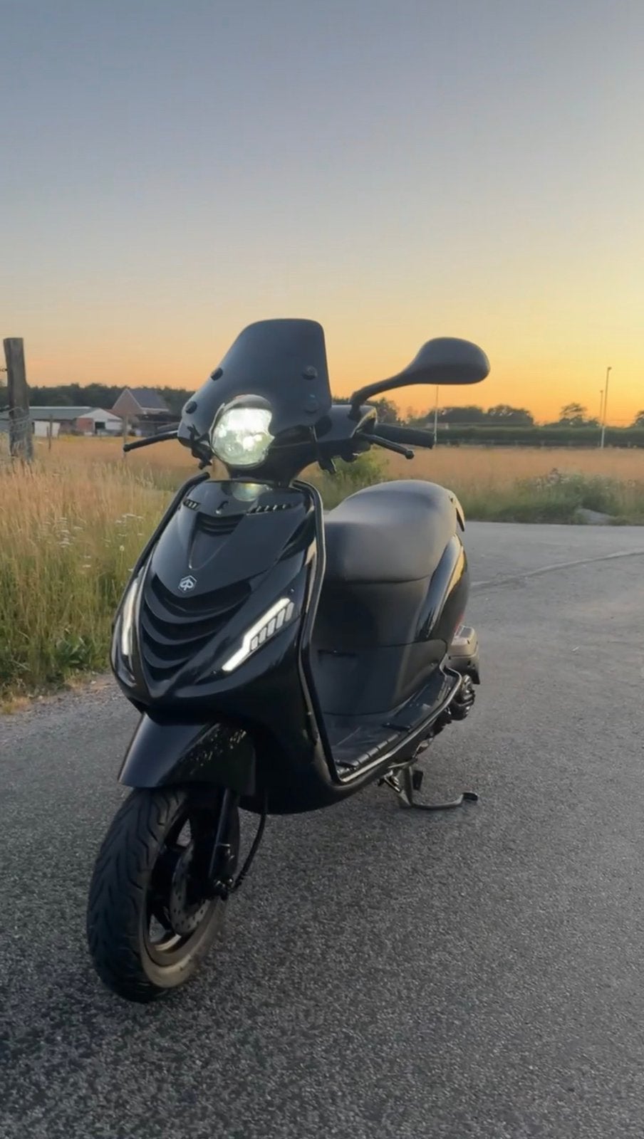 RUILEN TEGEN 2 takt | Piaggo zip 4 takt 2 v, Fietsen en Brommers, Ophalen, Zo goed als nieuw, Zip