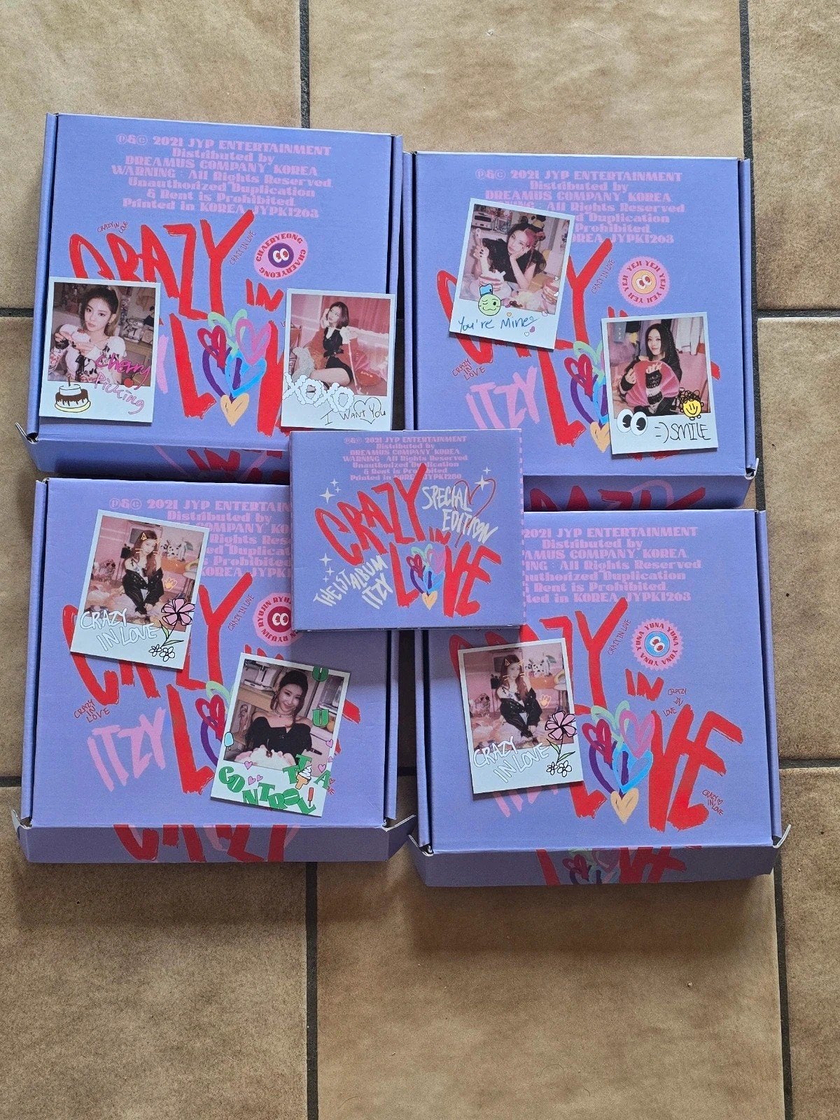 Lot 5: Album ITZY Crazy In Love, Overige genres, Gebruikt, Digipak, Ophalen of Verzenden