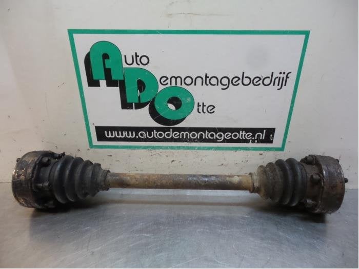 Aandrijfas rechts-achter van een Volkswagen Transporter (Tra, Gebruikt, -, -, Ophalen of Verzenden