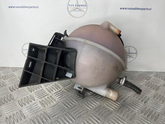 Réservoir d'expansion d'un Mercedes Vito, -, 3 mois de garantie, Utilisé, -