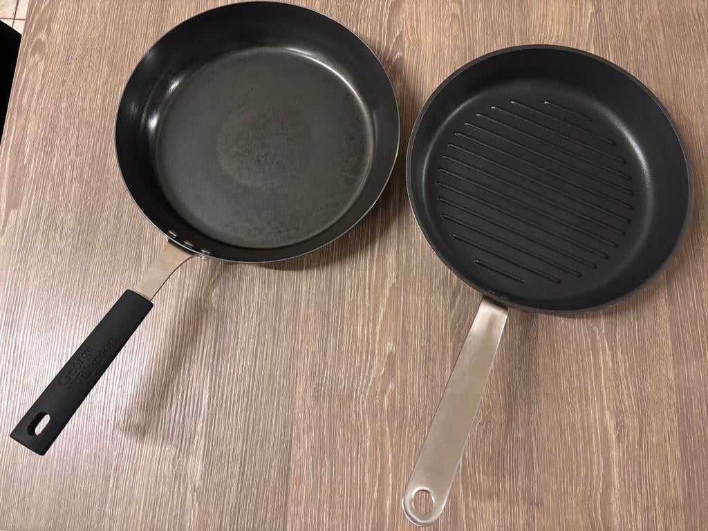 2 pannen 28 cm, Huis en Inrichting, Ophalen, Zo goed als nieuw