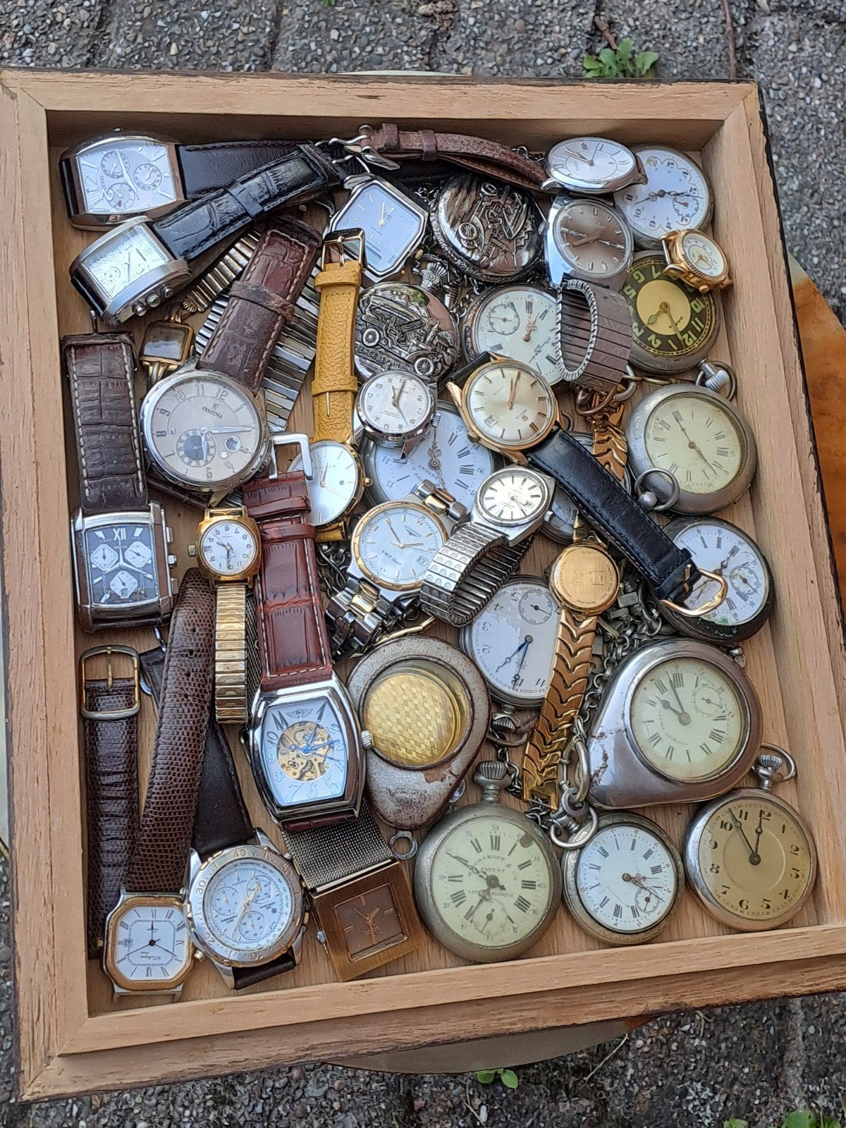 Doos zakhorloges en uurwerk, Ophalen
