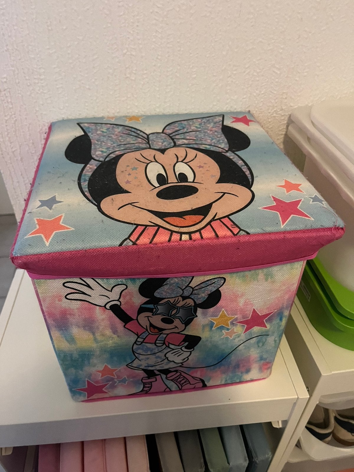 Bac rangement minnie avec quelques poupees, Enlèvement, Utilisé