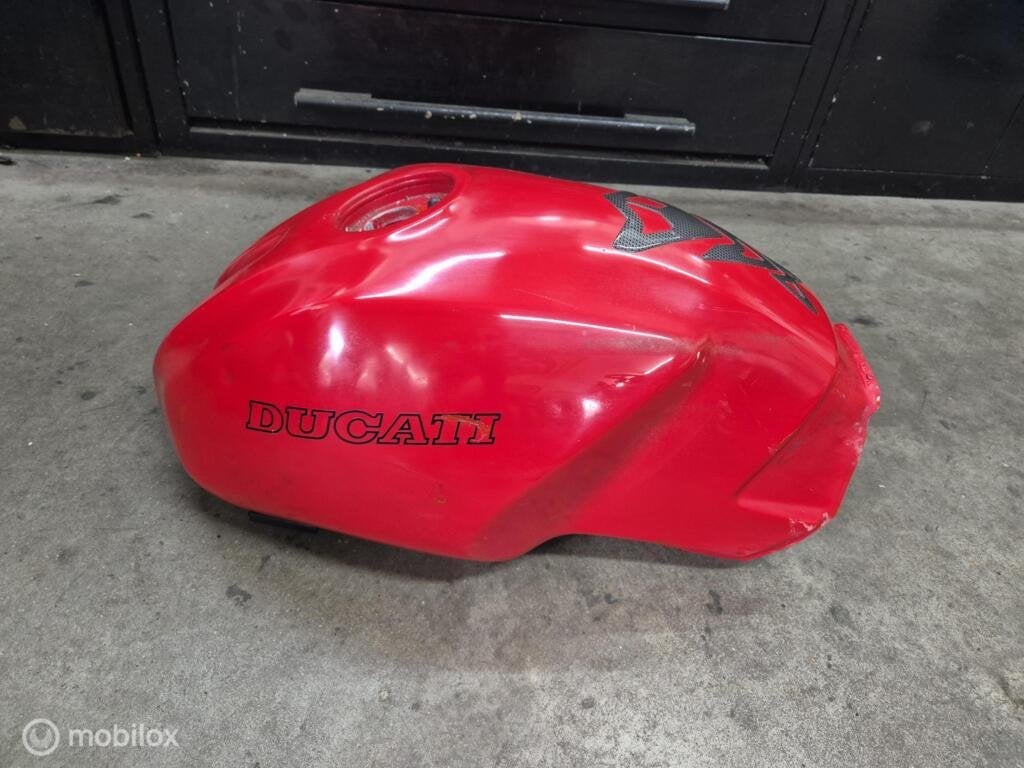 Benzinetank brandstoftank tank Monster 600 750 900, Motoren, Gebruikt, Factorystore.service@ducati.com, Ophalen of Verzenden, Via Antonio Cavalieri Ducati, 74/5, 74/6, 40132 Bologna BO