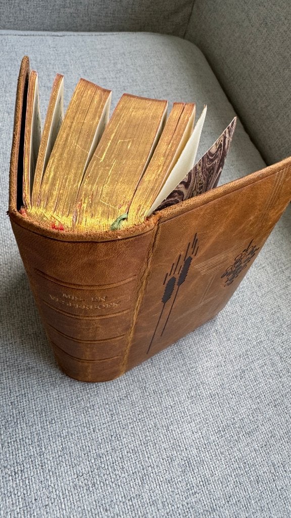 Rooms-Katholiek Mis-en Vesperboek 1949, Ophalen of Verzenden, Zo goed als nieuw