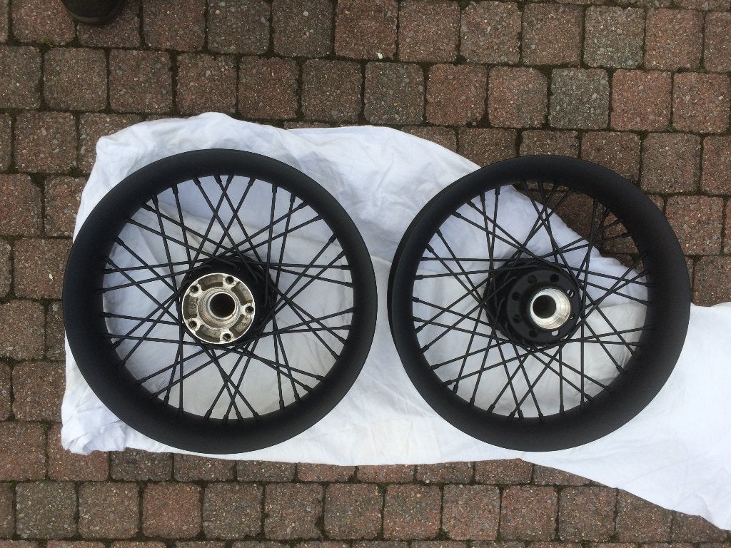 Jantes Harley Twincam de 16 pouces revêtues poudre noir mat, Motos, Pièces | Harley-Davidson, Enlèvement, Utilisé
