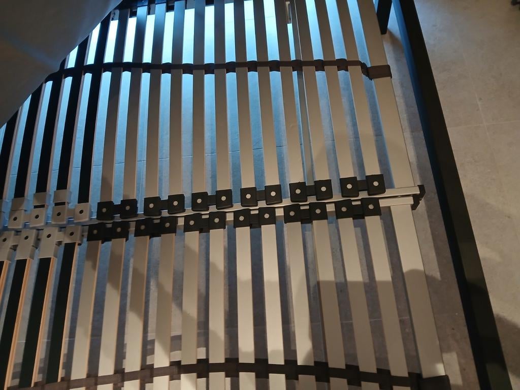 Metalen bed zwaar frame en sterk, Envoi, Matelas