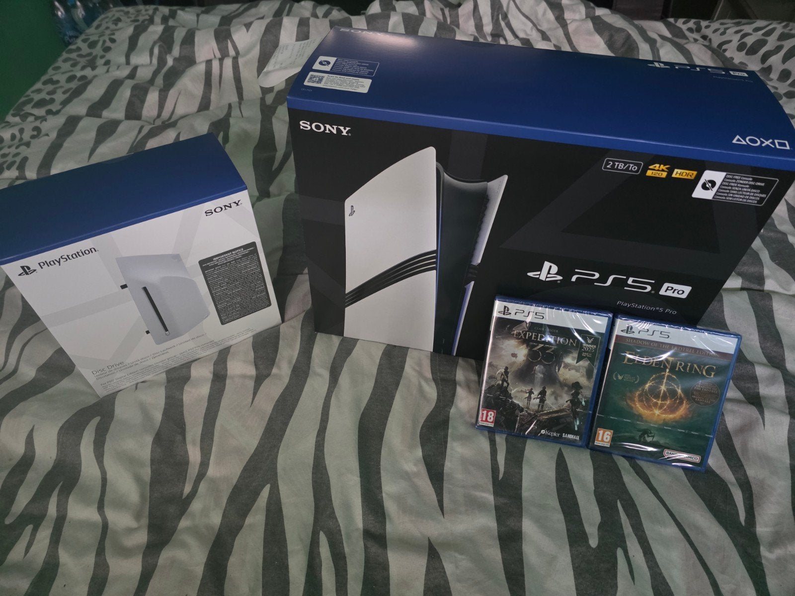 PS5 PRO avec lecteur lire la description, Consoles de jeu & Jeux vidéo, Consoles de jeu | Sony PlayStation 5, Enlèvement