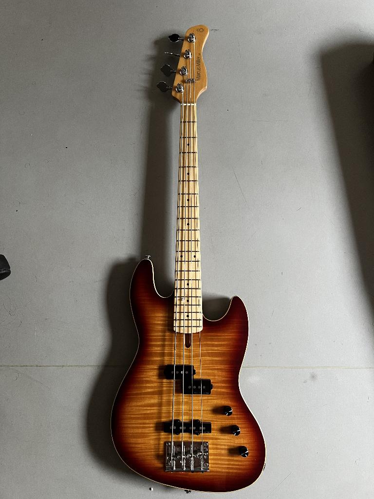 Sire Marcus Miller short scale bass, Enlèvement, Comme neuf, Électrique