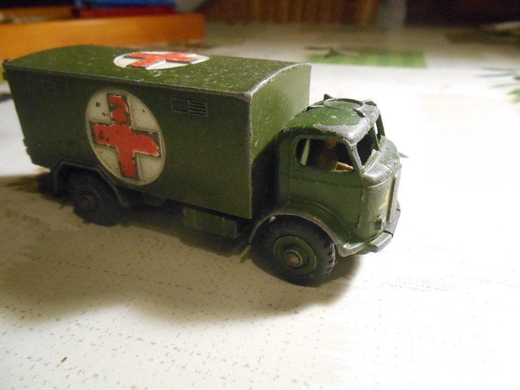 Dinky toys ambulance, Enlèvement ou Envoi, Utilisé, Bus ou Camion, Dinky Toys