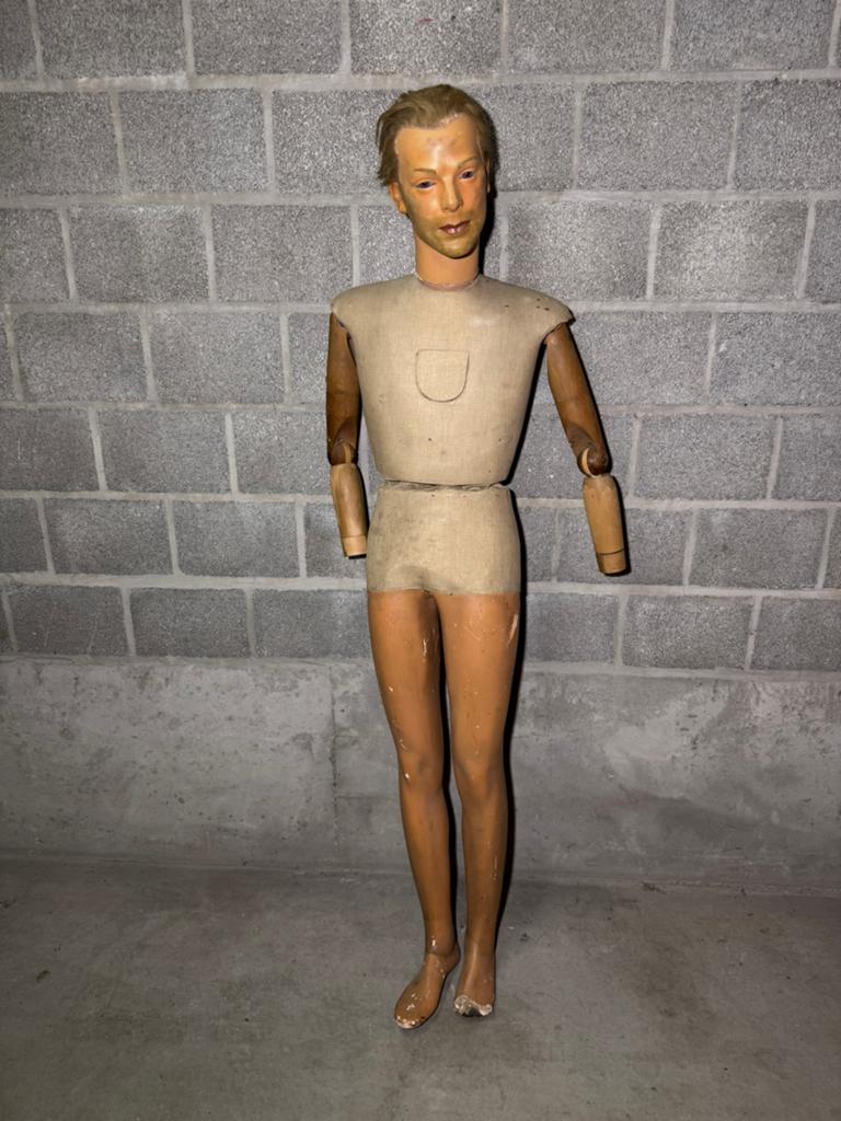 mannequin Pierre Imans Paris, Ophalen