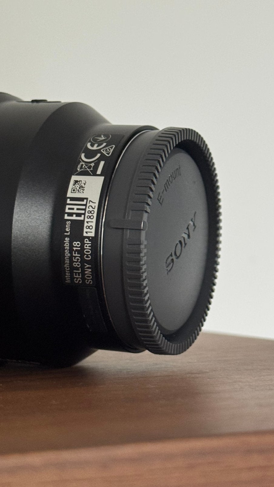 Objectif Sony FE 85 mm f/1,8, Enlèvement ou Envoi, Comme neuf, Sony, Pare-soleil
