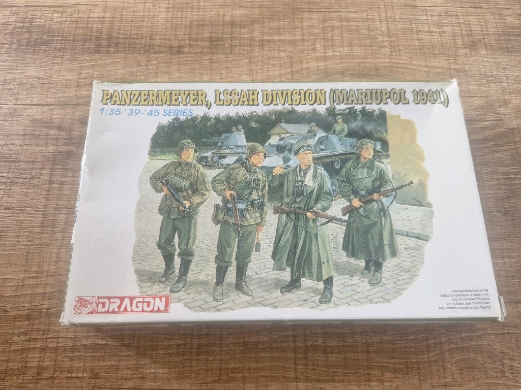 Dragon 1/35 Panzermeyer LSSAH Division Mariupol 1941, Ophalen of Verzenden, Nieuw, 1:35 tot 1:50, Figuur of Figuren