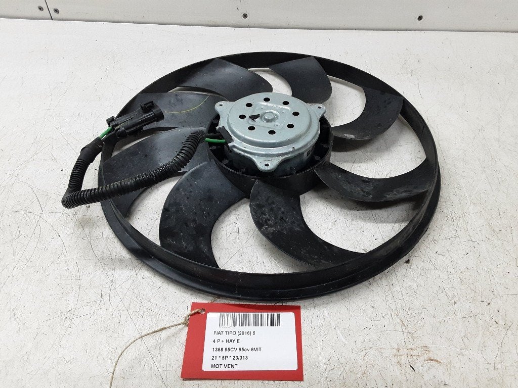 VENTILATEUR RADIATEUR MOTEUR Fiat Tipo (356H / 357H), Mevr. I. Hauben, Utilisé, Fiat, Rue de l'Espoir 34 34
4030  GRIVEGNÉE, BE
