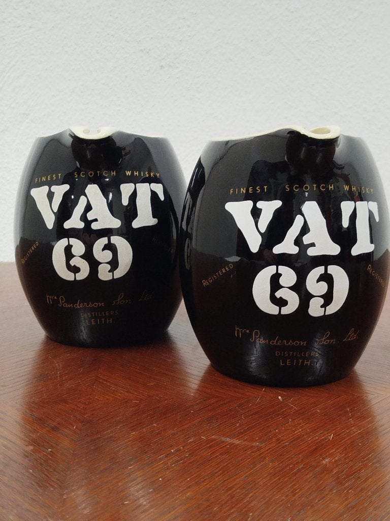 2x Vintage“Vat69 Scotch Whisky”waterkaraf St-Ghislain (BEL), Verzamelen, Ophalen of Verzenden
