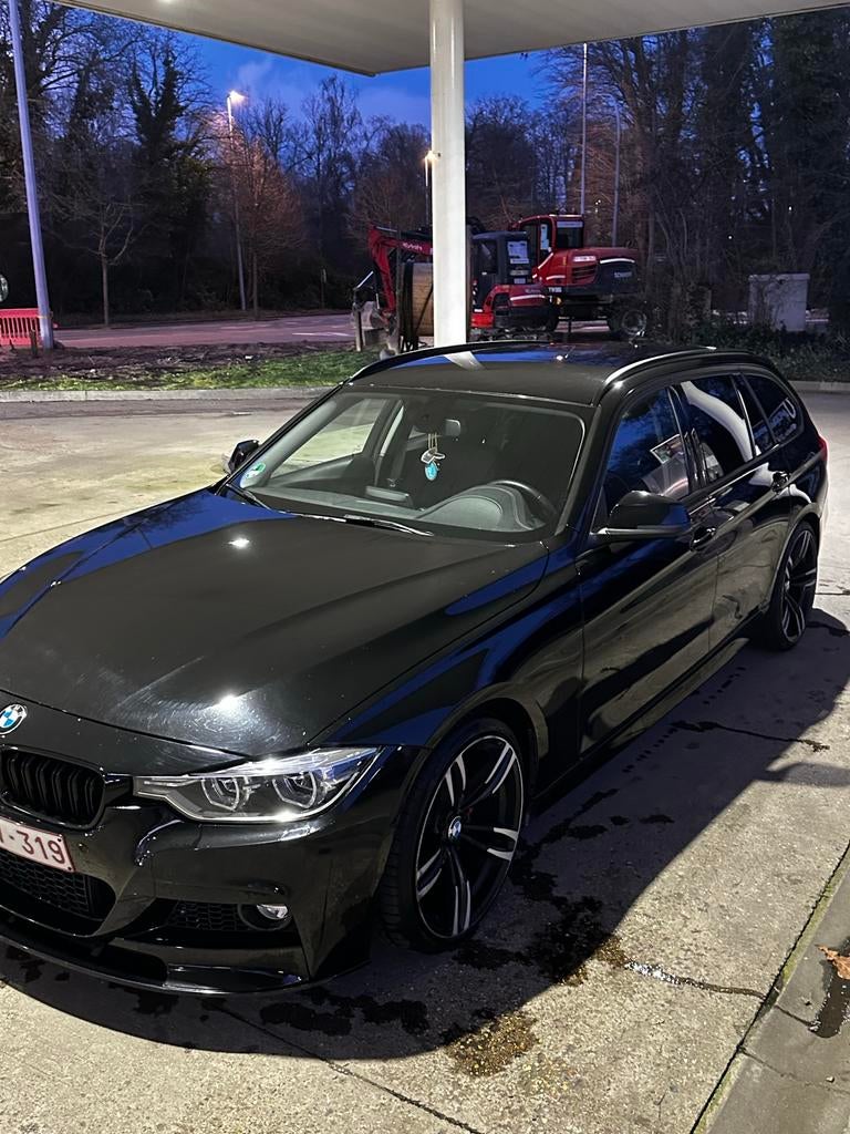 Bmw 318i volledige onderhoudshist., Auto's, 1495 cc, Zwart, 5 deurs, Particulier