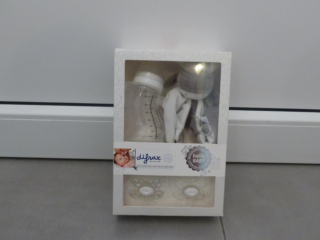 Difrax cadeausetje met speentjes en flesje, Kinderen en Baby's, Babyvoeding en Toebehoren, Ophalen of Verzenden, Zo goed als nieuw